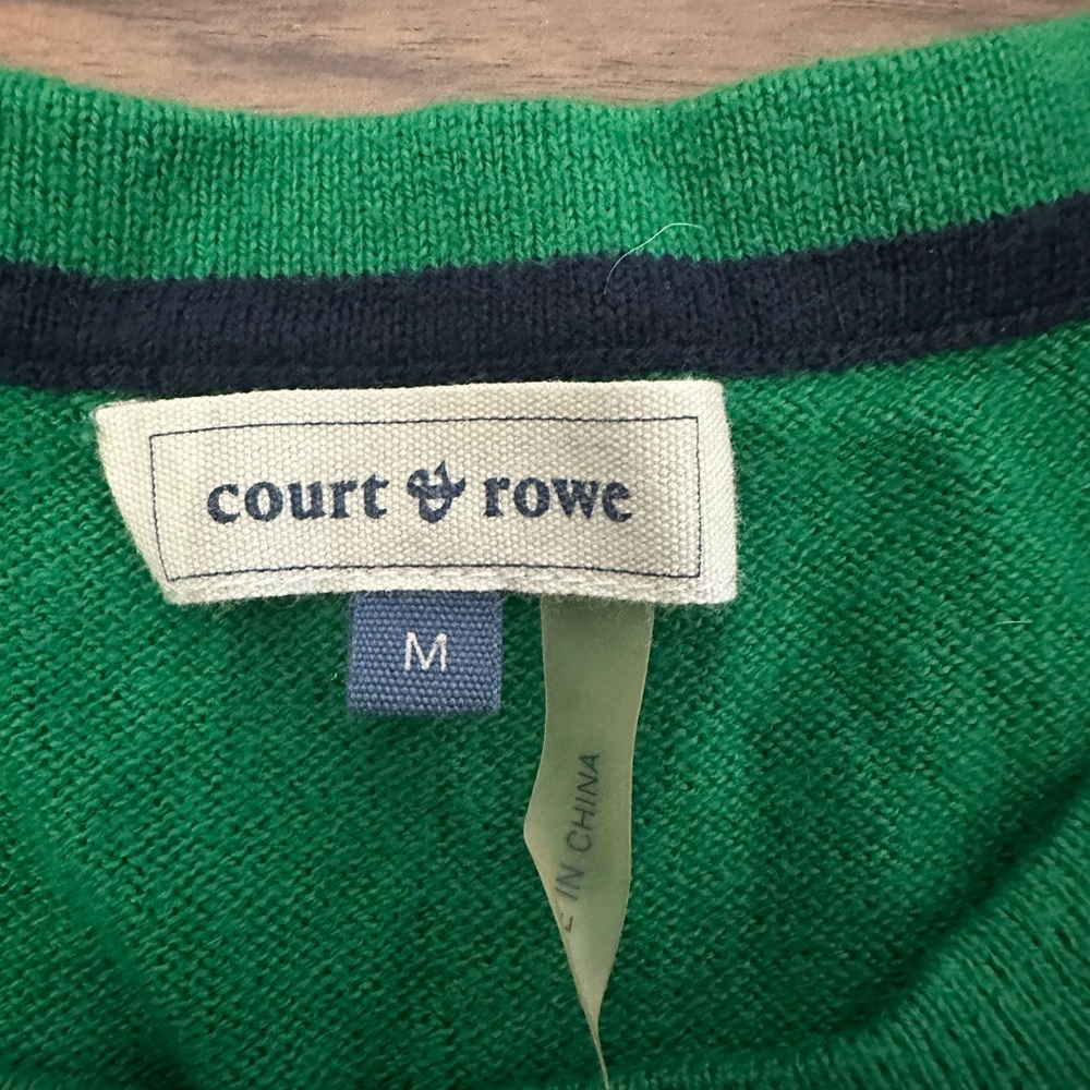 COURT & ROWE Green Knit Top - Picture 2 of 3